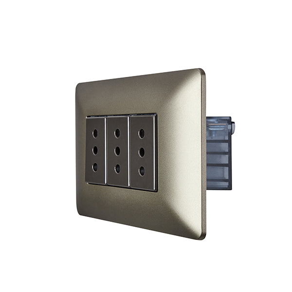 Enchufe Triple 10A 250V STANFORD Café