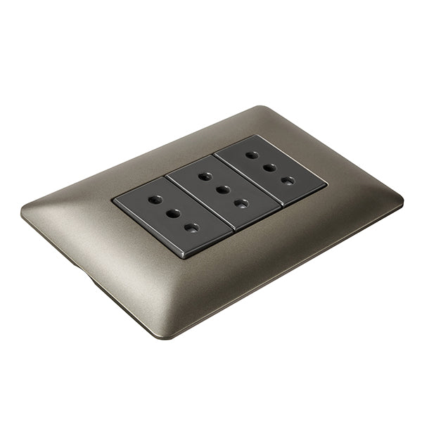Enchufe Triple 10A 250V STANFORD Café